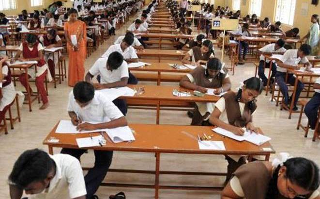 ಪರೀಕ್ಷೆಯಲ್ಲಿ ಸಾಮೂಹಿಕ ನಕಲು: 1,000 ವಿದ್ಯಾರ್ಥಿಗಳು ಡಿಬಾರ್ !