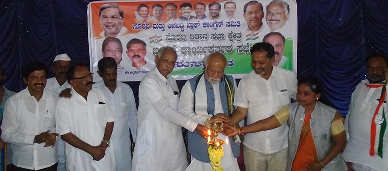 ಸೊರಬ: ಬ್ಲಾಕ್ ಕಾಂಗ್ರೆಸ್ ಬೂತ್ ಕಾರ್ಯಕರ್ತರ ಸಭೆ