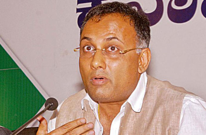 ರಾಜ್ಯದಲ್ಲಿ 13.71 ಲಕ್ಷ ಮನೆಗಳ ನಿರ್ಮಾಣ: ಪ್ರಧಾನಿ ಮೋದಿಗೆ ಗುಂಡೂರಾವ್ ತಿರುಗೇಟು