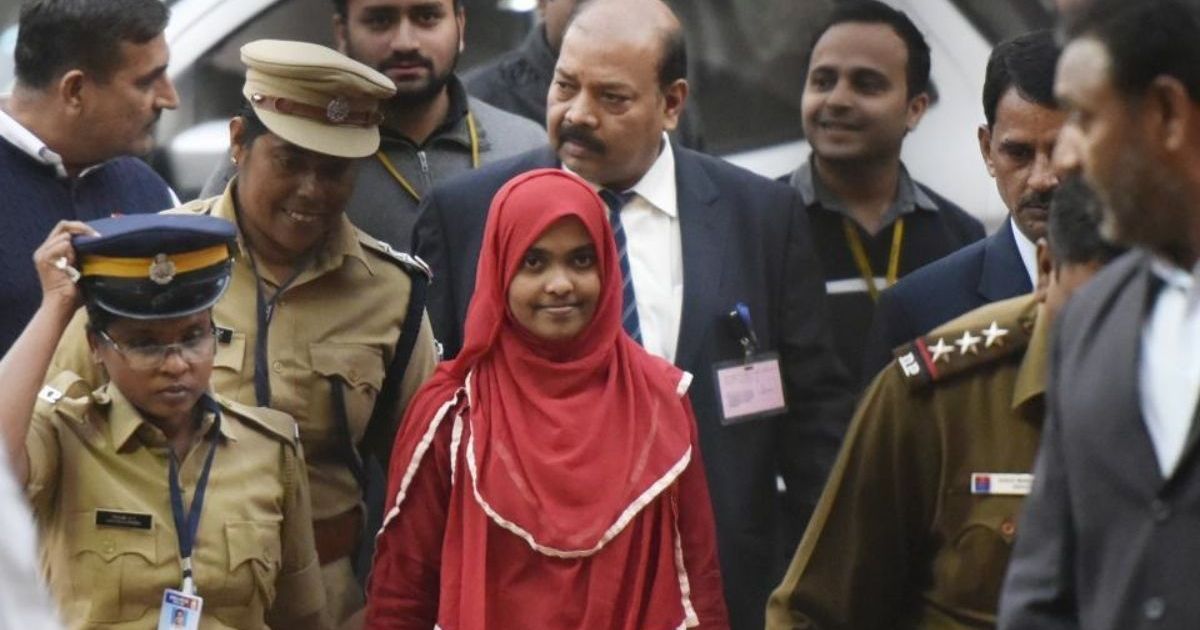 ಹಾದಿಯಾ ಮದುವೆ ಅನೂರ್ಜಿತಗೊಳಿಸಿರುವ ಕ್ರಮ ಸಮರ್ಥನೀಯವೇ?: ಕೇರಳ ಹೈಕೋರ್ಟ್‌ಗೆ ಸುಪ್ರೀಂ ಪ್ರಶ್ನೆ