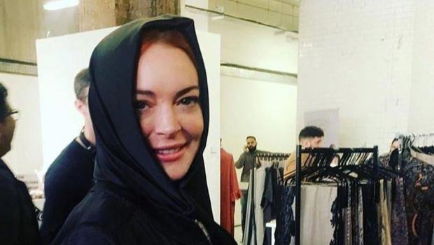 ಲಂಡನ್ ಫ್ಯಾಶನ್ ವೀಕ್ ನಲ್ಲಿ ಹಿಜಾಬ್ ಧರಿಸಿ ಗಮನಸೆಳೆದ ಲಿಂಡ್ಸೇ ಲೋಹನ್