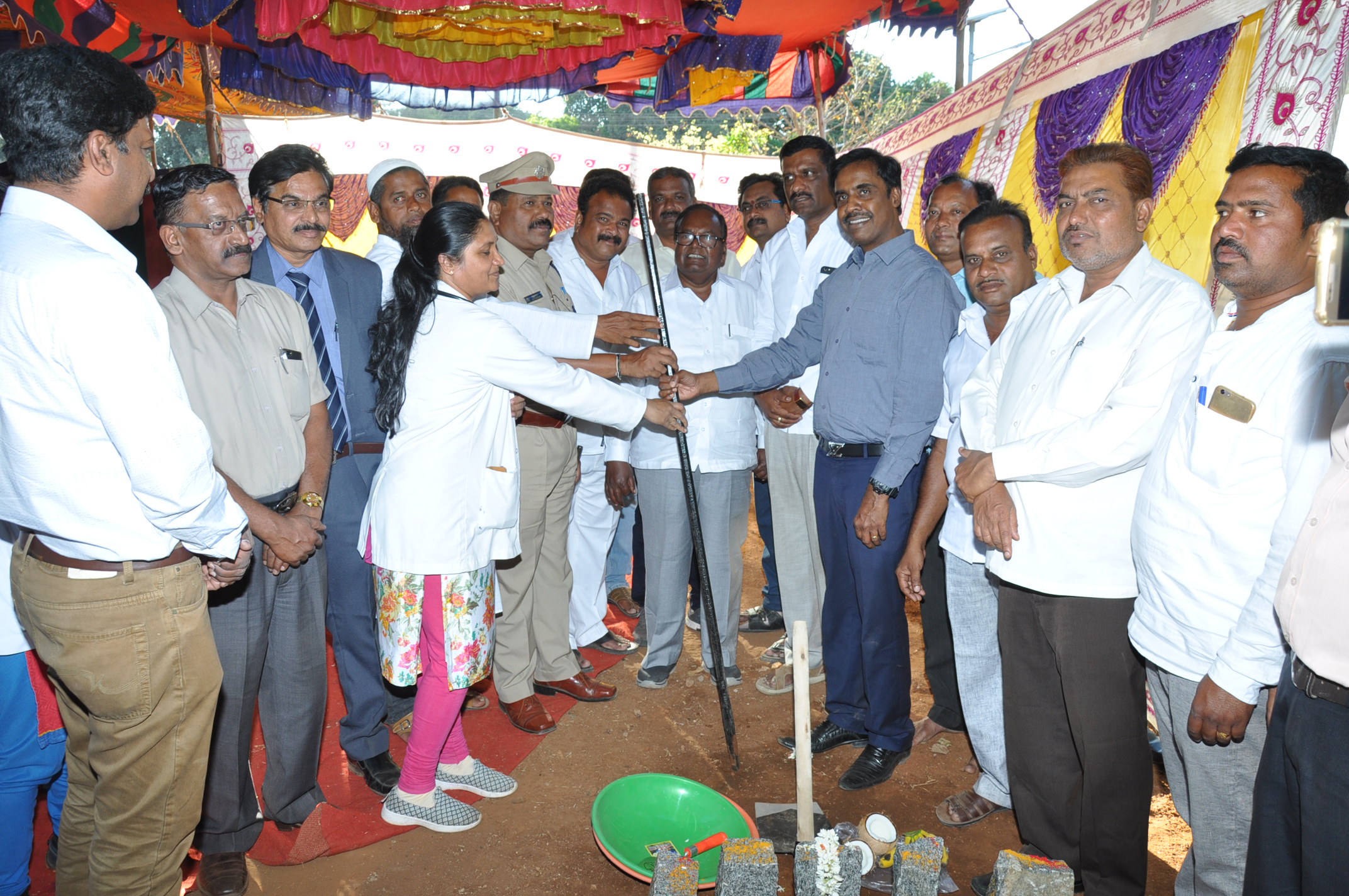 ಕೊಳ್ಳೇಗಾಲ: ತಾಯಿ, ಮಕ್ಕಳ ಆಸ್ಪತ್ರೆ ನಿರ್ಮಾಣಕ್ಕೆ ಶಾಸಕರಿಂದ ಶಿಲಾನ್ಯಾಸ