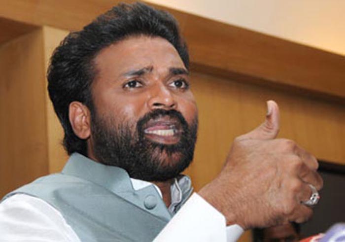 ಬಿಎಸ್‌ವೈ ಹೊರತು ಬೇರೆ ಸಂಸದರಿಗೆ ಟಿಕೆಟ್ ಇಲ್ಲ: ಸಂಸದ ಶ್ರೀರಾಮುಲು