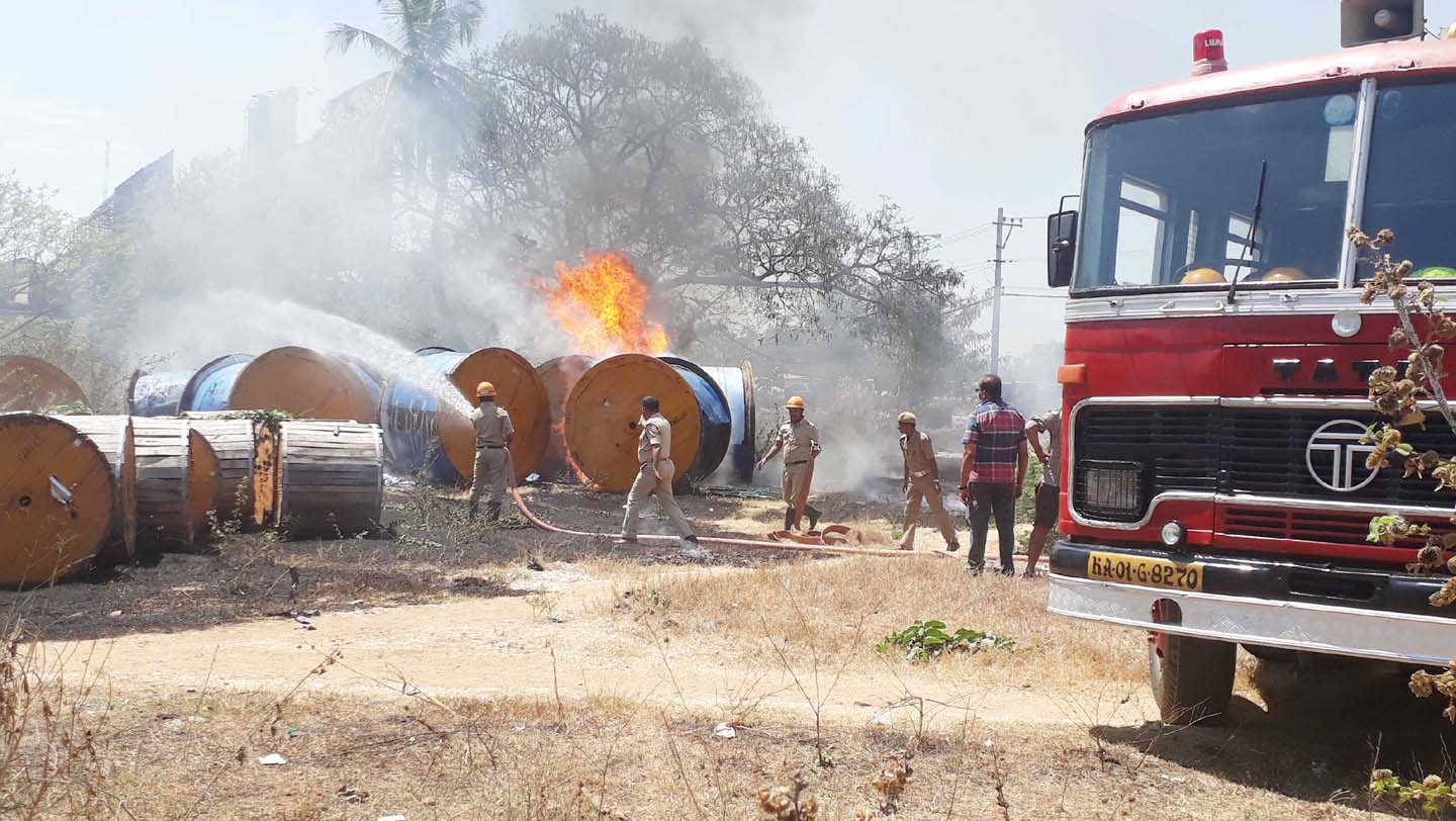 ಮದ್ದೂರು: ಆಕಸ್ಮಿಕ ಬೆಂಕಿ; 10 ಲಕ್ಷ ರೂ. ಮೌಲ್ಯದ ಕೇಬಲ್ ಭಸ್ಮ