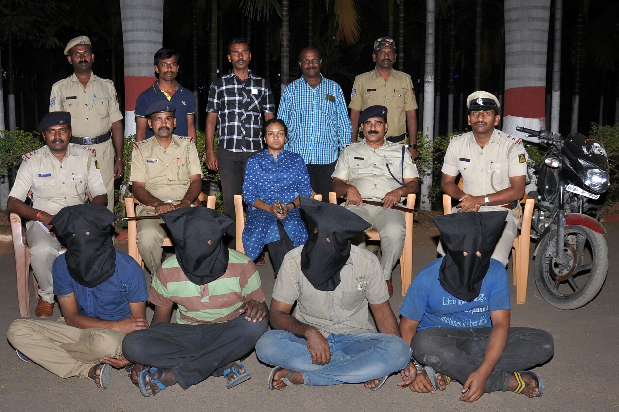 ತುಮಕೂರು: ಮನೆ ಕಳ್ಳತನ ಆರೋಪಿಗಳ ಬಂಧನ