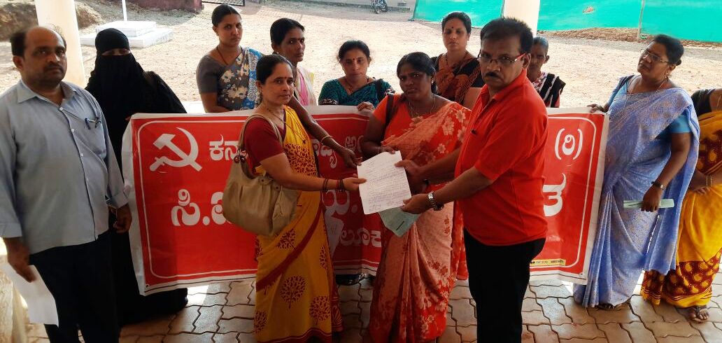 ಭಟ್ಕಳ: ಅಂಗನವಾಡಿಗೆ ಅನ್ಯಾಯ ಮಾಡಿದ ಕೇಂದ್ರ ಬಜೆಟ್;  ನಕಲು ಪ್ರತಿ ದಹಿಸಿ ಪ್ರತಿಭಟನೆ