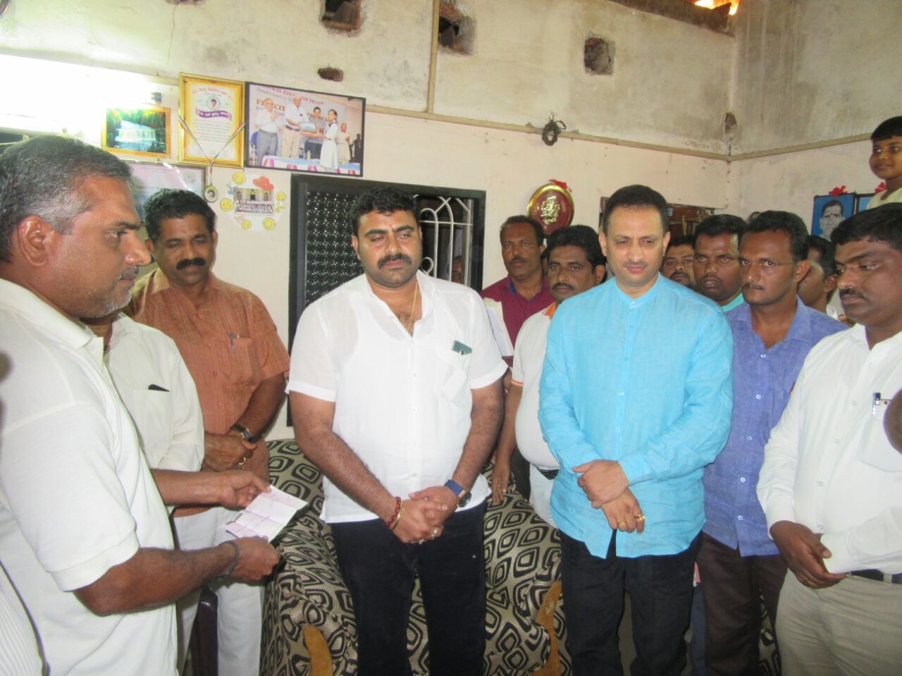 ಮೃತ ರಾಮಚಂದ್ರ ನಾಯ್ಕ ಮನೆಗೆ ಭೇಟಿ ನೀಡಿದ ಸಚಿವ ಅನಂತ್ ಕುಮಾರ್ ಹೆಗಡೆ