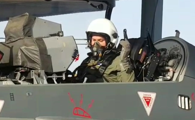 ಭಾರತ ನಿರ್ಮಿತ ತೇಜಸ್ ಯುದ್ಧವಿಮಾನ ಹಾರಿಸಿದ ಯುಎಸ್ ವಾಯುಪಡೆ ಮುಖ್ಯಸ್ಥ