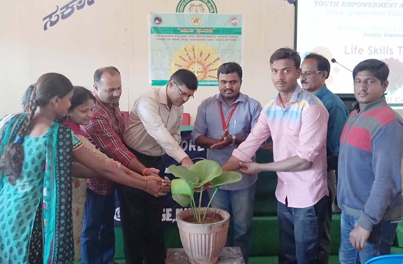 ಜೀವನ ಕೌಶಲ್ಯ ಯುವಜನರ ಬದುಕಿಗೆ ದಾರಿದೀಪ: ಡಾ.ರಾಮೇಗೌಡ