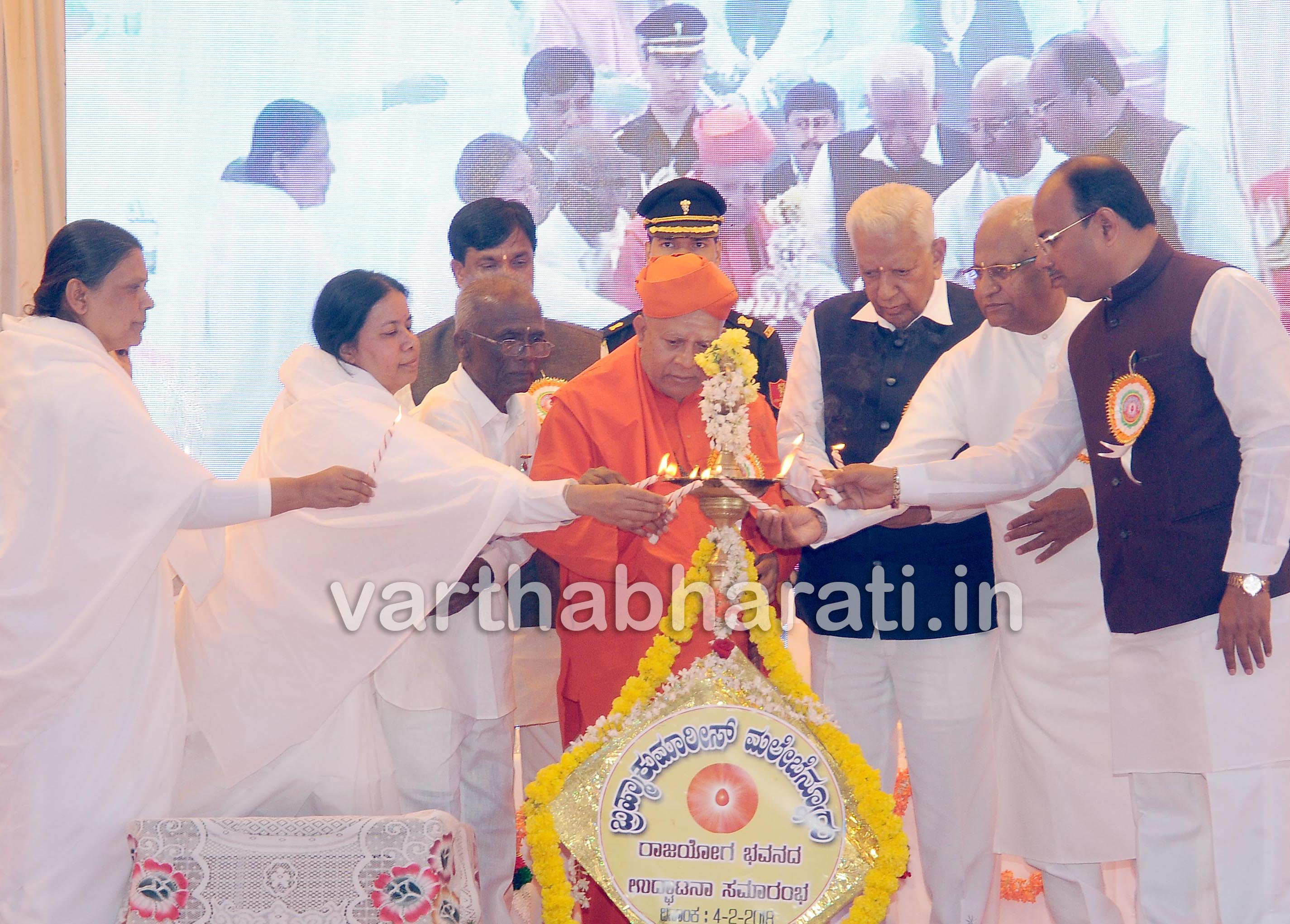 ಎಷ್ಟೇ ಸಂಪತ್ತು, ಆಸ್ತಿ ಇದ್ದರೂ ಮಾನವೀಯತೆ ಇಲ್ಲದಿದ್ದರೆ ಎಲ್ಲವೂ ವ್ಯರ್ಥ: ವಜುಭಾಯಿ ವಾಲಾ