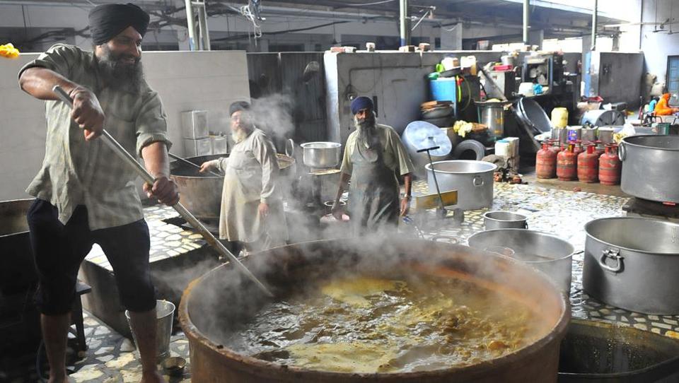 ಪ್ರಾರ್ಥನಾ ಸ್ಥಳಗಳಲ್ಲಿ ನೀಡಲಾಗುವ ಪ್ರಸಾದದ ಸುರಕ್ಷಿತತೆಗೆ ಸೂಚನೆ