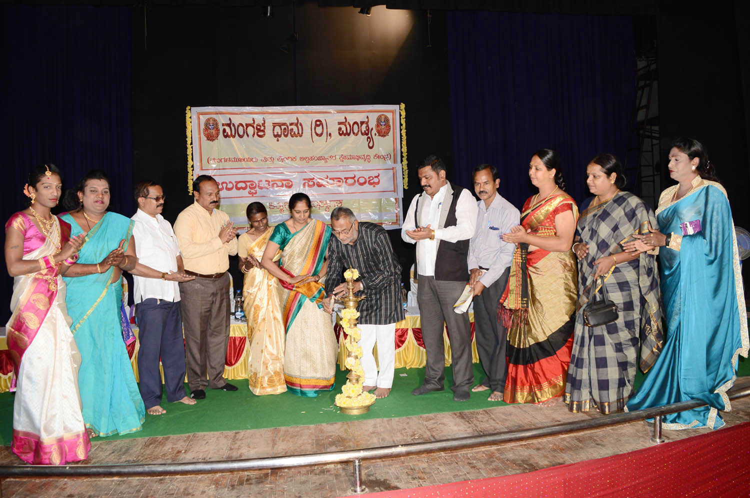 ಮಂಗಳಮುಖಿಯರು ಸಮಾಜದ ಮುಖ್ಯವಾಹಿನಿಗೆ ಬರಬೇಕು: ಮಾಜಿ ಸಚಿವ ಎಂ.ಎಸ್.ಆತ್ಮಾನಂದ