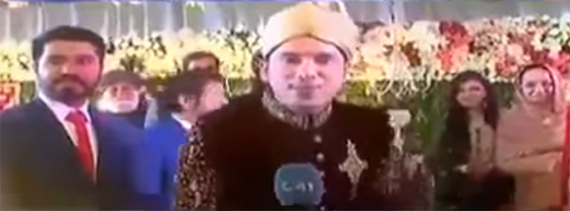 ತನ್ನ ಮದುವೆಯ ಸುದ್ದಿಯನ್ನೇ ವರದಿ ಮಾಡಿದ ಪತ್ರಕರ್ತ!