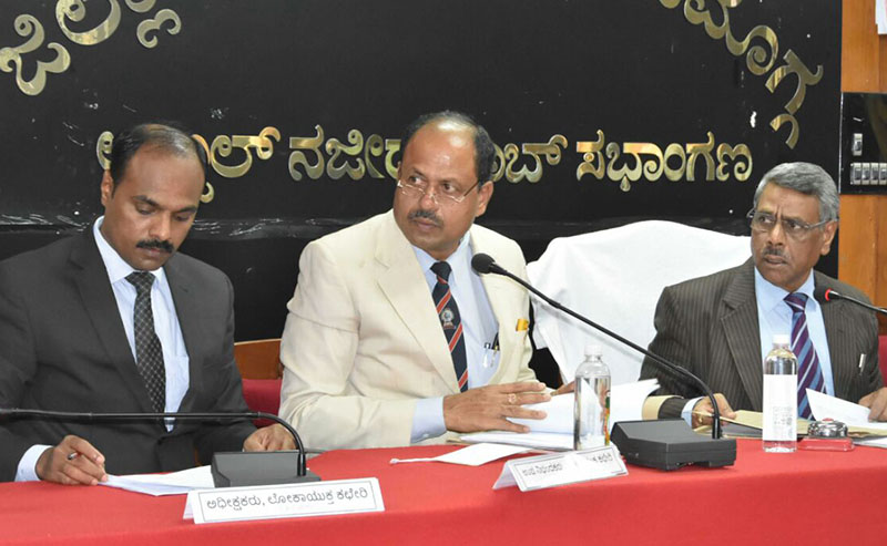 ಶಿವಮೊಗ್ಗ: ಸರ್ಕಾರಿ ಅಧಿಕಾರಿಗೆ ಭೂ ಮಂಜೂರಾತಿ ಪ್ರಕರಣ; ಅರ್ಜಿದಾರರಿಗೆ ಸೂಕ್ತ ಮಾಹಿತಿ ನೀಡಲು ಸೂಚನೆ