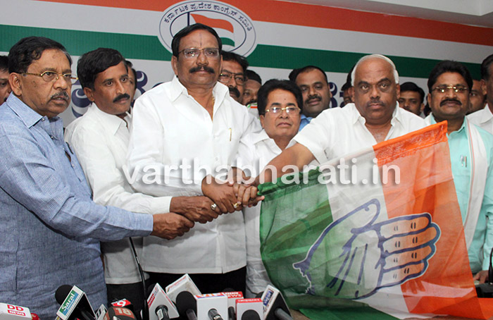 ಹಿಟ್ಲರ್ ಮಾದರಿಯಲ್ಲಿ ಪ್ರಧಾನಿ ನಡೆ :ಸಚಿವ ರಮೇಶ್‌ ಕುಮಾರ್