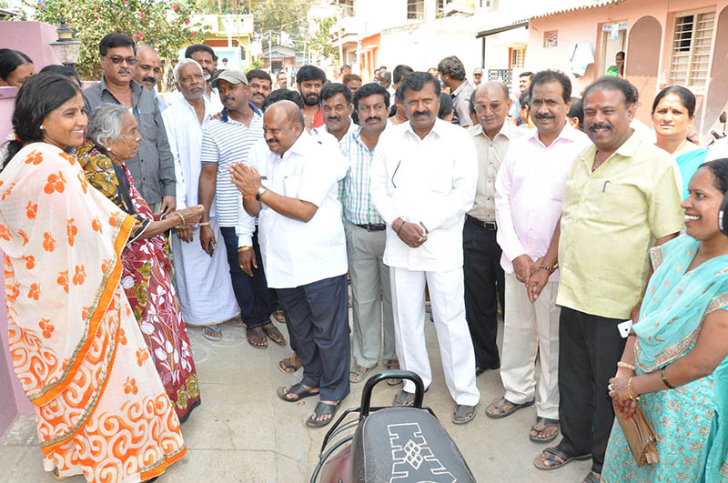 ಮಂಡ್ಯ: ಮನೆಮನೆಗೆ ಕುಮಾರಣ್ಣ ಅಭಿಯಾನ