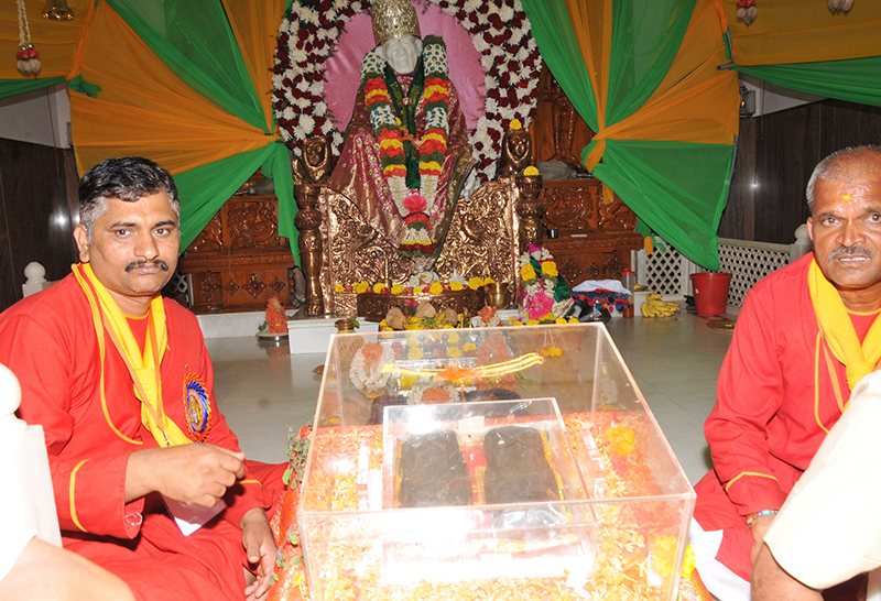 ತುಮಕೂರು: ಸಾವಿರಾರು ಸಾಯಿಬಾಬ ಭಕ್ತರಿಂದ ಪಾದುಕ ದರ್ಶನ