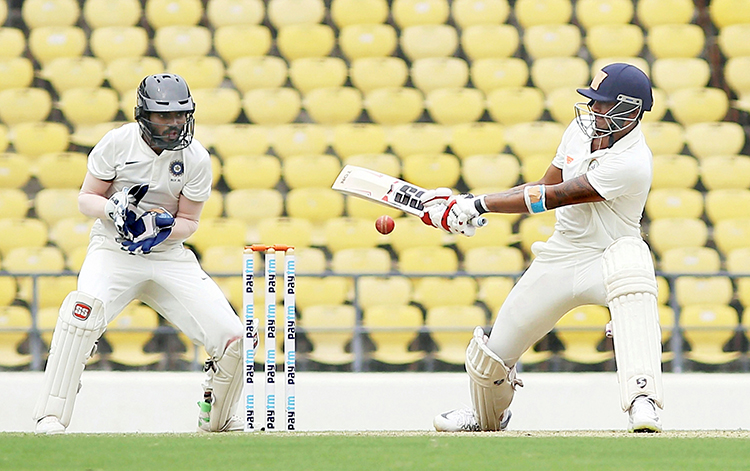 ಶತಕದಂಚಿನಲ್ಲಿ ವಾಂಖಡೆ: ವಿದರ್ಭ 702/5