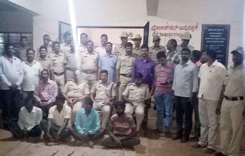 ನಿಧಿಯಾಸೆಗಾಗಿ ಕೈ-ಕಾಲು ಕತ್ತರಿಸಿ ವ್ಯಕ್ತಿಯ ಹತ್ಯೆ: ದೇವಾಲಯದ ಪೂಜಾರಿ ಸೇರಿದಂತೆ ನಾಲ್ವರ ಬಂಧನ