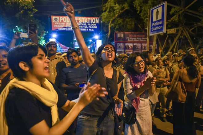 ಲೈಂಗಿಕ ಕಿರುಕುಳದ ಆರೋಪ ಹೊತ್ತ ಜೆಎನ್ ಯು ಪ್ರೊಫೆಸರ್ ಬಂಧನ, ಜಾಮೀನು