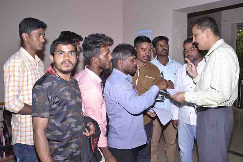 ಸವರ್ಣೀಯರ ದೌರ್ಜನ್ಯದ ಬಗ್ಗೆ ದೂರು ನೀಡಿದರೂ ಪೊಲೀಸರ ನಿರ್ಲಕ್ಷ್ಯ: ಆರೋಪ