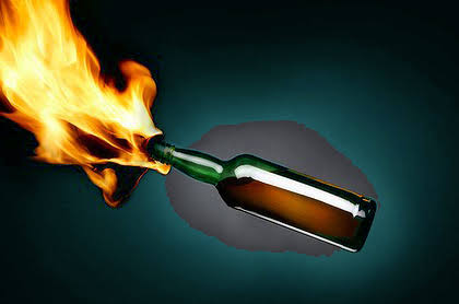 ಬಿಜೆಪಿ ನಾಯಕನ ಕಾರ್ ಮೇಲೆ ಪೆಟ್ರೋಲ್ ಬಾಂಬ್ ದಾಳಿ