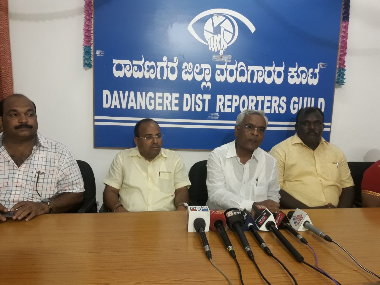 ರಾಜ್ಯ ಸರ್ಕಾರ ವಿವಿಧ ಭಾಗ್ಯಗಳ ಮೂಲಕ ರಾಜ್ಯದ ಖಜಾನೆ ಖಾಲಿ ಮಾಡಿದೆ: ಶಾಸಕ ಎಚ್.ಎಸ್. ಶಿವಶಂಕರ್