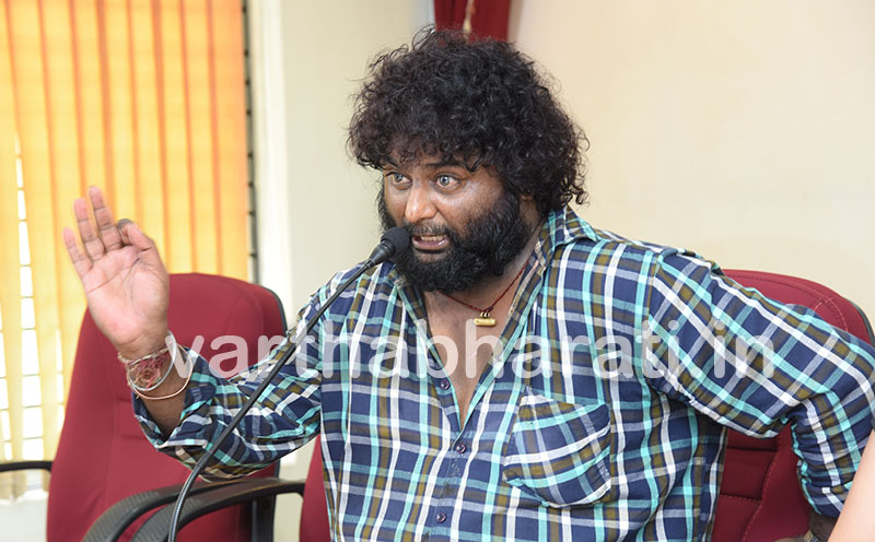 ಪ್ರಧಾನಿಯಾಗಿ ದಿಲ್ಲಿಯಿಂದ ಅಲ್ಲ, ಇಲ್ಲಿಂದ ದೇಶ ಆಳ್ತಾರೆ ಹುಚ್ಚ ವೆಂಕಟ್