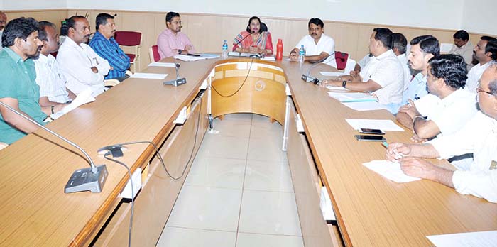 ಮಂಡ್ಯ : ಪ್ರಚೋದನಕಾರಿ ಪ್ರಚಾರ ಸಾಮಗ್ರಿ ಮುದ್ರಿಸದಂತೆ ಸೂಚನೆ