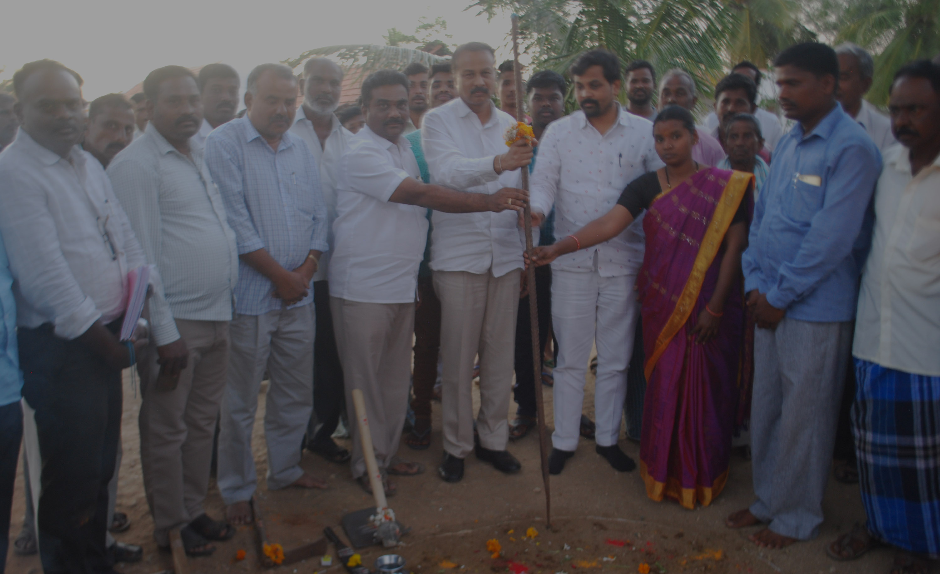 ಚಾಮರಾಜನಗರ: 42ಲಕ್ಷರೂ ವೆಚ್ಚದ ರಸ್ತೆ, ಚರಂಡಿ ಅಭಿವೃದ್ದಿ ಕಾಮಗಾರಿಗಳಿಗೆ ಚಾಲನೆ