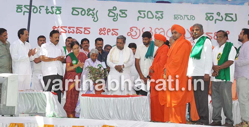 ಮಂಡ್ಯ: ಪುಟ್ಟಣ್ಣಯ್ಯ ರಾಜಕೀಯ ಉತ್ತರಾಧಿಕಾರಿಗೆ ಸಿಎಂ ಬೆಂಬಲ