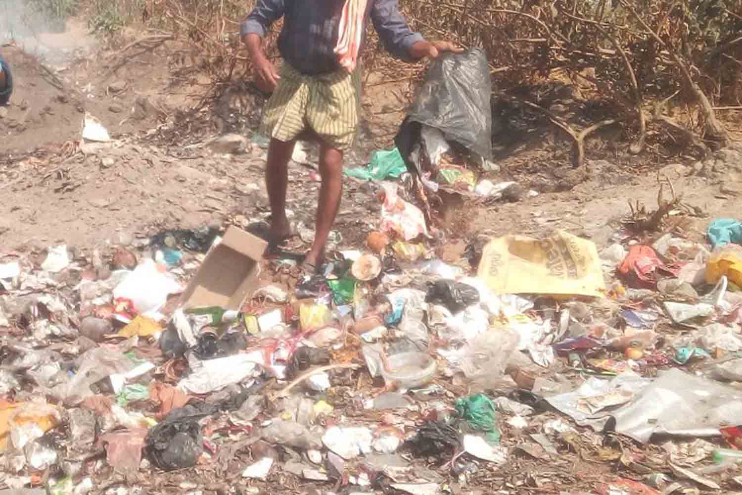 ಗಾಡಿಕೊಪ್ಪ : ಎಲ್ಲೆಂದರಲ್ಲಿ ಘನತ್ಯಾಜ್ಯ ವಿಲೇವಾರಿ