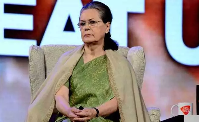 ದೇಶವನ್ನು ತಿರೋಗಾಮಿ ದೃಷ್ಟಿಕೋನದಿಂದ ನಡೆಸಲಾಗುತ್ತಿದೆ: ಮೋದಿ ಸರಕಾರಕ್ಕೆ ಸೋನಿಯಾ ತರಾಟೆ