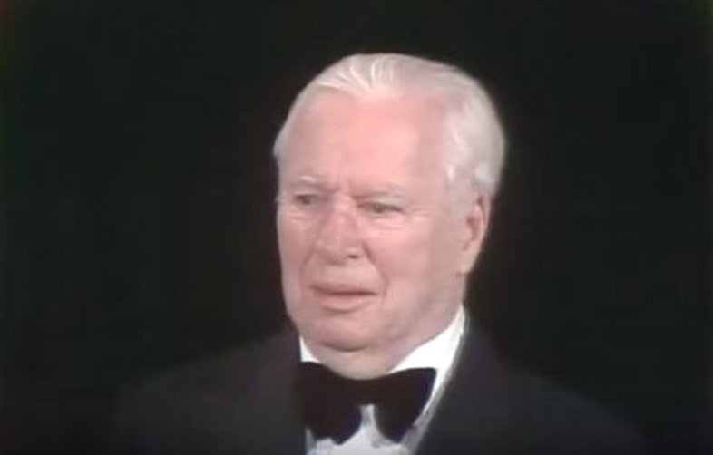 45 ಸೆಕೆಂಡುಗಳಲ್ಲಿ ಭಾಷಣ ಮುಗಿಸಬೇಕಾದ ವೇದಿಕೆಯಲ್ಲಿ 20 ನಿಮಿಷ ಚಪ್ಪಾಳೆ !