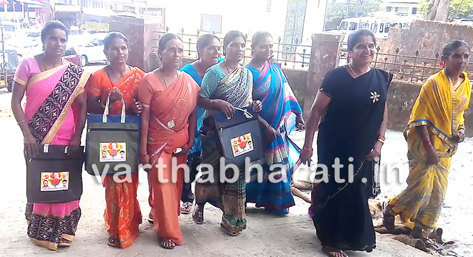 ಸಕಲೇಶಪುರ: ಸೀರೆ ಹಂಚಿ ಚುನಾವಣೆ ಗೆಲ್ಲಲು ಅಸಾಧ್ಯ; ಬಿಜೆಪಿ ವಿರುದ್ದ ಮಹಿಳೆಯರ ಅಕ್ರೋಶ