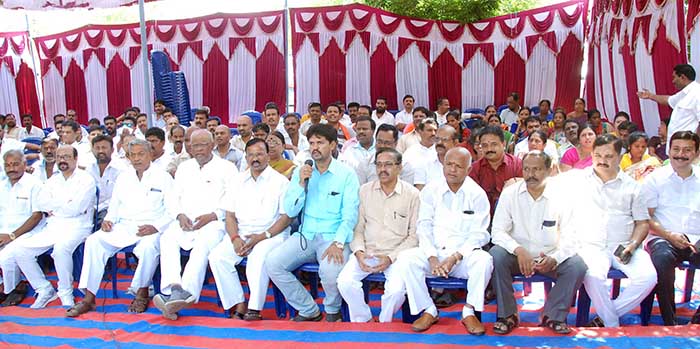 ದಾವಣಗೆರೆ: ಲೋಕಸಭೆ ಬಜೆಟ್ ಅಧಿವೇಶನಕ್ಕೆ ಅಡ್ಡಿ ಖಂಡಿಸಿ ಉಪವಾಸ ಸತ್ಯಾಗ್ರಹ