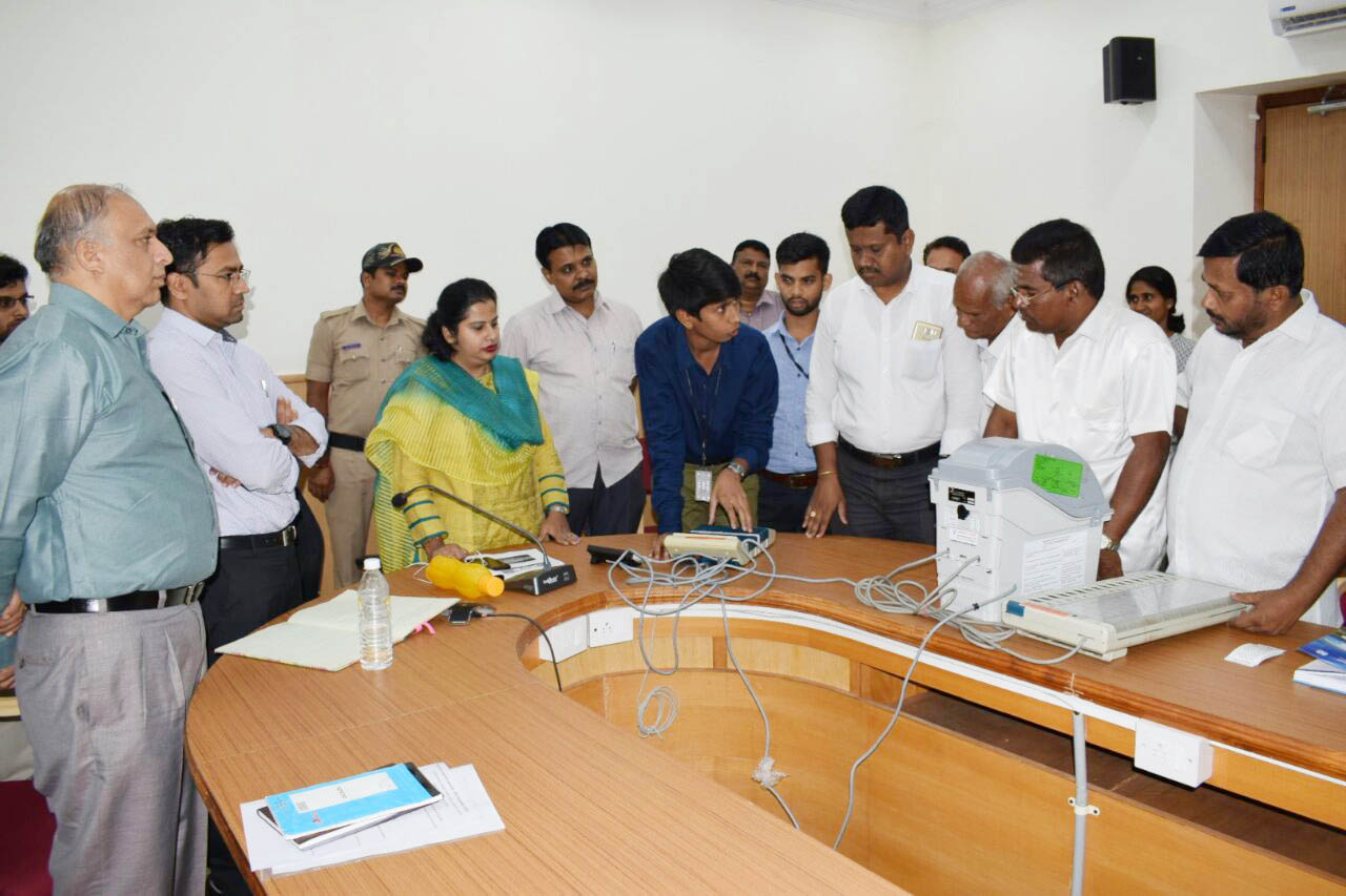 ಮಂಡ್ಯ: ಪ್ರತಿ ಮತಗಟ್ಟೆ ವ್ಯಾಪ್ತಿಯಲ್ಲಿ ವಿವಿಪ್ಯಾಟ್, ಮತಯಂತ್ರದ ಬಗ್ಗೆ ಜಾಗೃತಿ; ಜಿಲ್ಲಾಧಿಕಾರಿ ಎನ್.ಮಂಜುಶ್ರೀ
