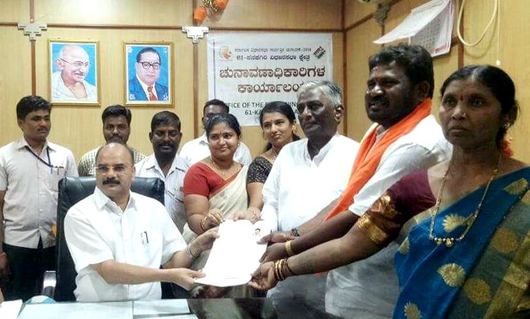 ಗಂಗಾವತಿ: ಕನಕಗಿರಿ ಕ್ಷೇತ್ರದ ಬಿಜೆಪಿ ಅಭ್ಯರ್ಥಿಯಾಗಿ ದಡೇಸೂಗೂರು ಬಸವರಾಜ ನಾಮಪತ್ರ ಸಲ್ಲಿಕೆ