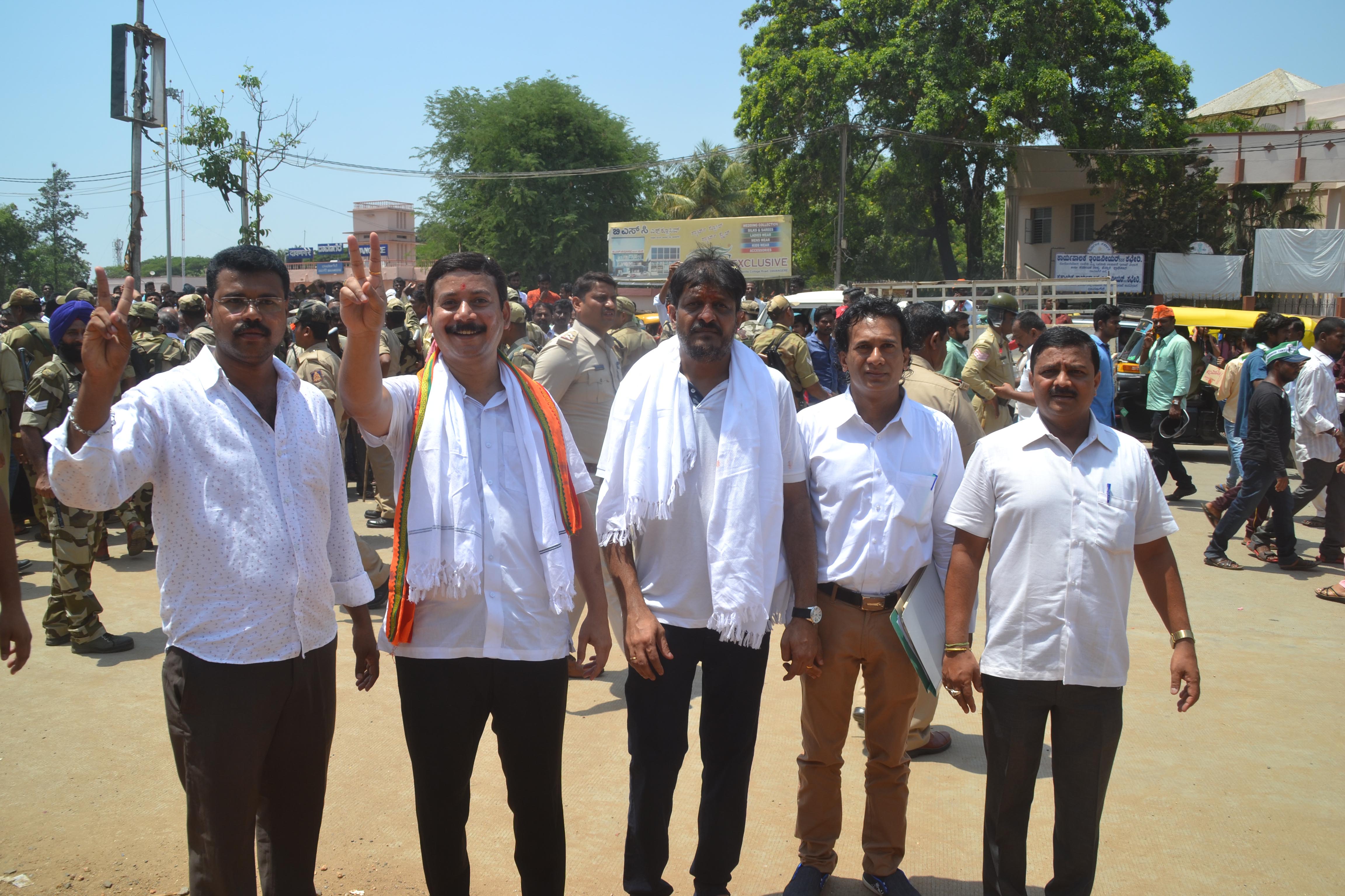 ತಪ್ಪಿದ ಬಿಜೆಪಿ ಟಿಕೆಟ್: ಬಂಡಾಯ ಅಭ್ಯರ್ಥಿಯಾಗಿ ಎಚ್.ಎಸ್.ನಾಗರಾಜ್ ನಾಮಪತ್ರ ಸಲ್ಲಿಕೆ