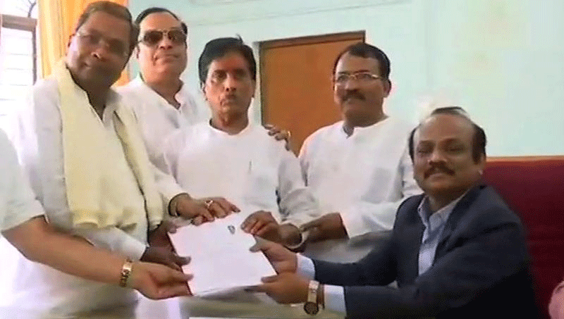 ಬಾದಾಮಿಯಿಂದ ನಾಮಪತ್ರ ಸಲ್ಲಿಸಿದ ಸಿದ್ದರಾಮಯ್ಯ