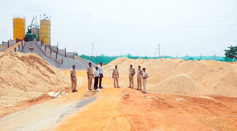 ಬಿ.ಸಿ.ರೋಡ್: 33 ಲಕ್ಷ ರೂ. ಮೌಲ್ಯದ ಅಕ್ರಮ ಮರಳು ದಾಸ್ತಾನು ವಶ