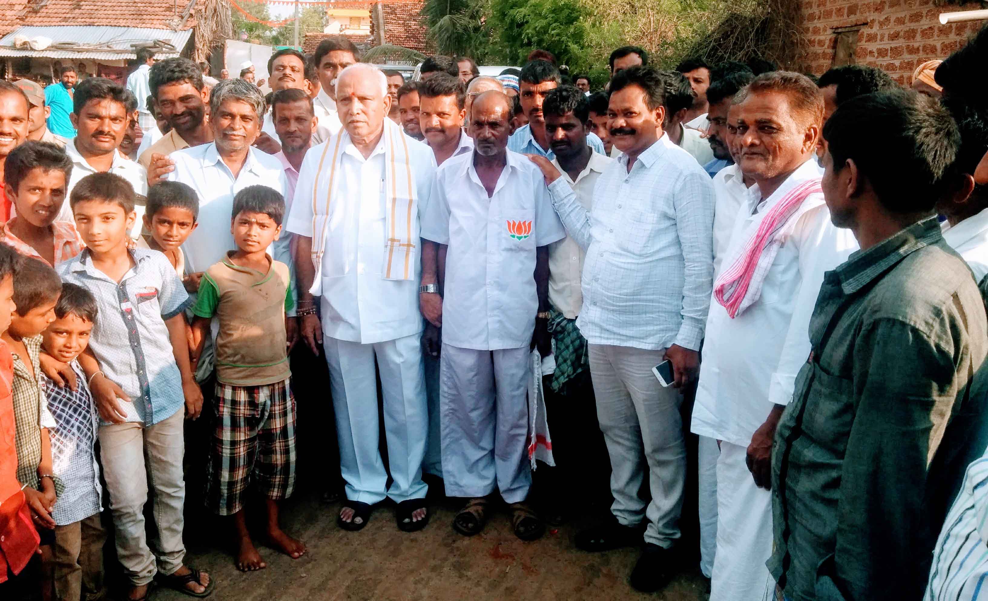 ಶಿಕಾರಿಪುರ: ತಾಲೂಕಿನ ವಿವಿಧೆಡೆ ಯಡಿಯೂರಪ್ಪ ಮಿಂಚಿನ ಚುನಾವಣಾ ಪ್ರಚಾರ