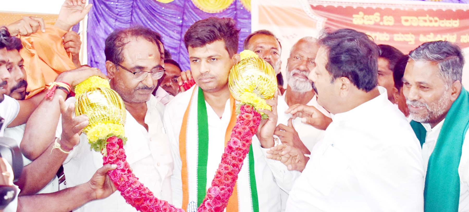 ಚಲುವರಾಯಸ್ವಾಮಿ ಸಂಧಾನ ಯಶಸ್ವಿ: ಕಣದಿಂದ ಹಿಂದೆ ಸರಿದ ಮಾಜಿ ಶಾಸಕ ಎಚ್.ಬಿ.ರಾಮು