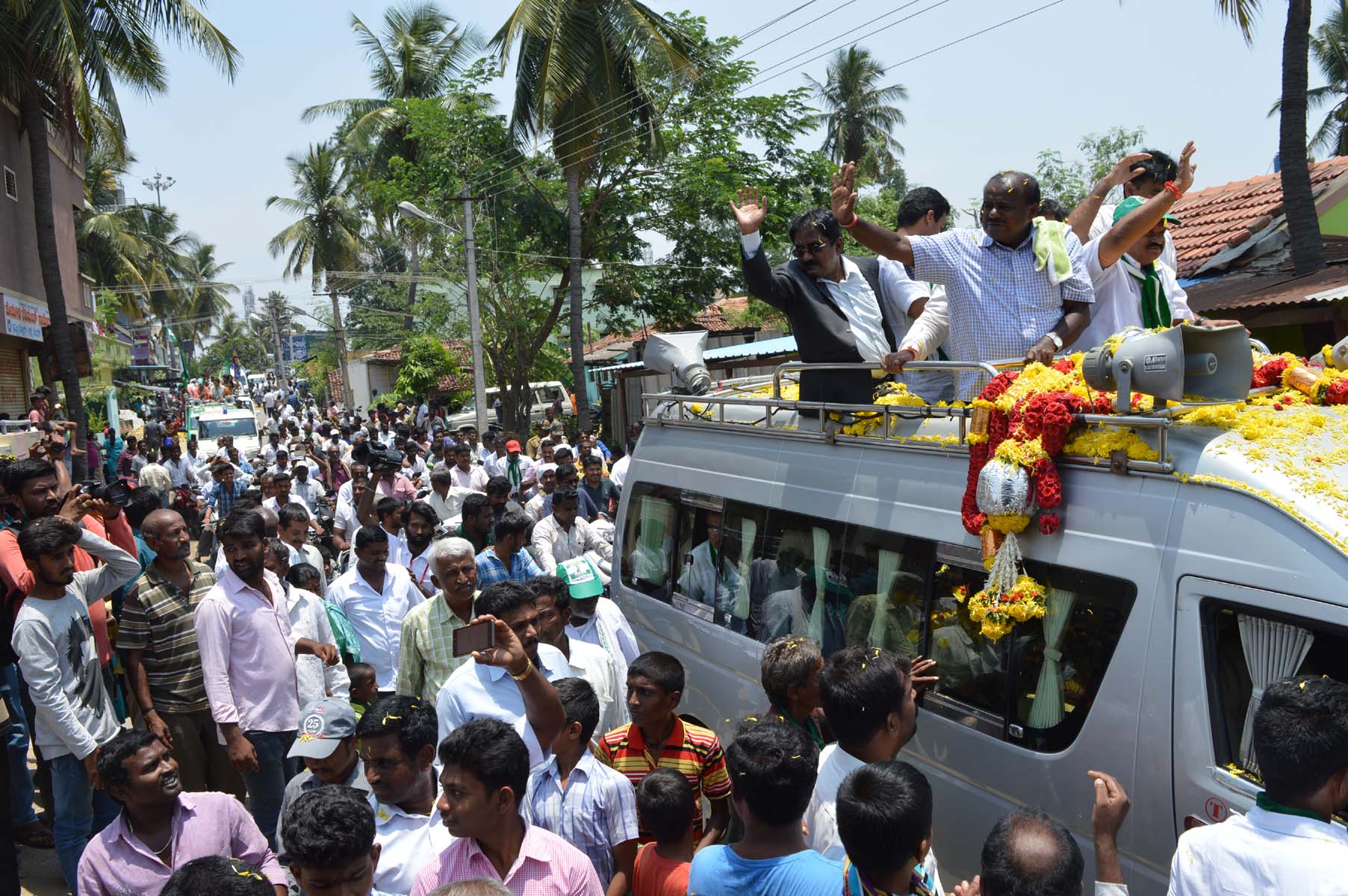 ಮಂಡ್ಯದಲ್ಲಿ ಎಚ್.ಡಿ.ಕುಮಾರಸ್ವಾಮಿ ರೋಡ್ ಶೋ