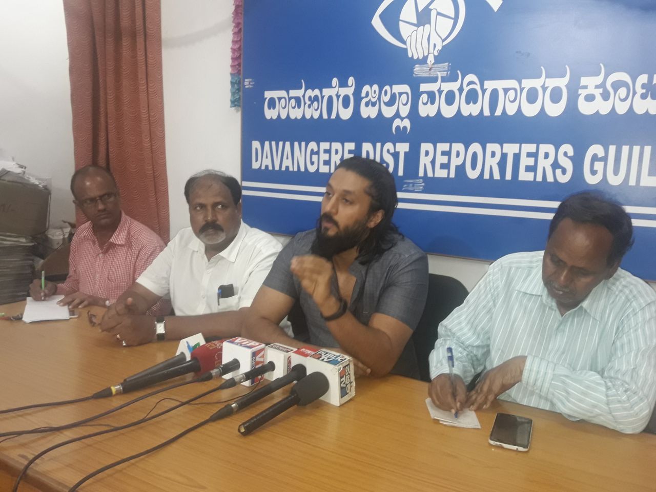 ಚಿತ್ರರಂಗದಲ್ಲಿ ಮಹಿಳೆಯರ ಮೇಲಿನ ಲೈಂಗಿಕ ಕಿರುಕುಳದ ವಿರುದ್ಧ ಹಿರಿಯ ಕಲಾವಿದರು ಧ್ವನಿ ಎತ್ತಬೇಕು: ನಟ ಚೇತನ್