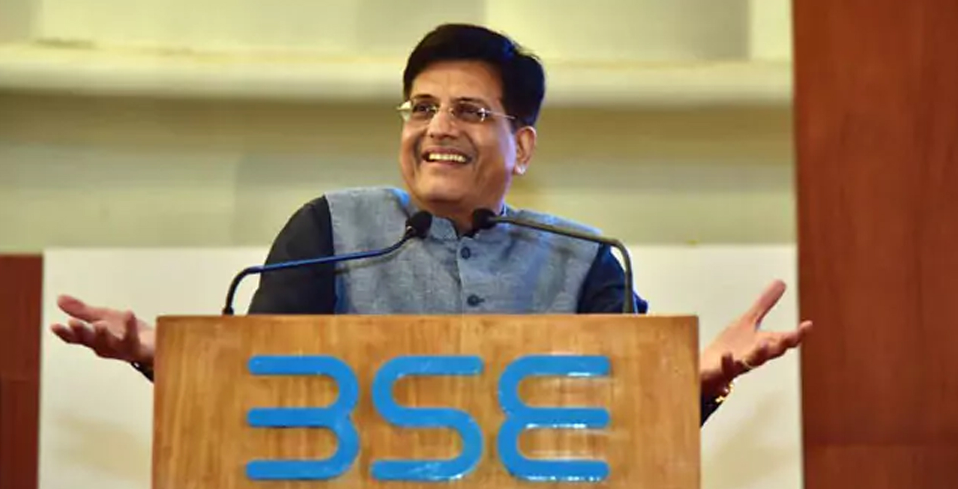 ನಾಸಾದ ಫೋಟೊ ಟ್ವೀಟ್ ಮಾಡಿ ನಗೆಪಾಟಲಿಗೀಡಾದ ಕೇಂದ್ರ ಸಚಿವ ಗೋಯಲ್