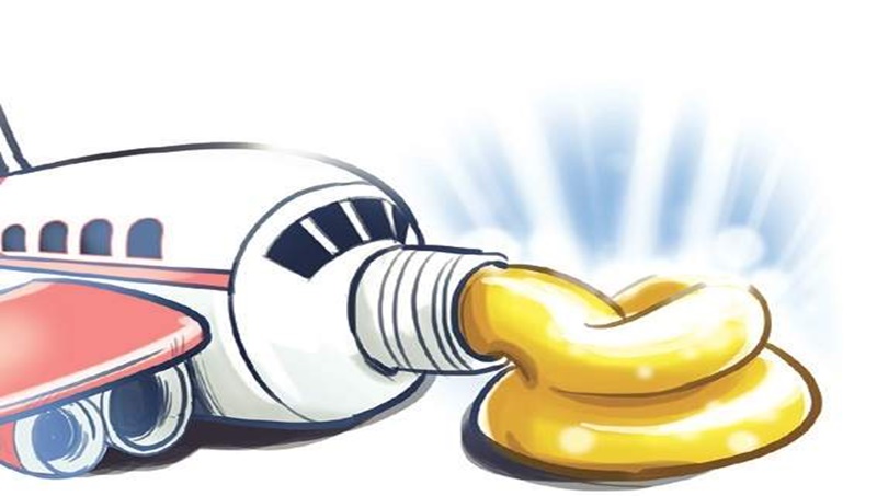 ವಿಮಾನದಲ್ಲಿ ಪೇಸ್ಟ್ ರೂಪದಲ್ಲಿ ಚಿನ್ನ ಸಾಗಾಟ ಮಾಡಿದ ಭೂಪ !