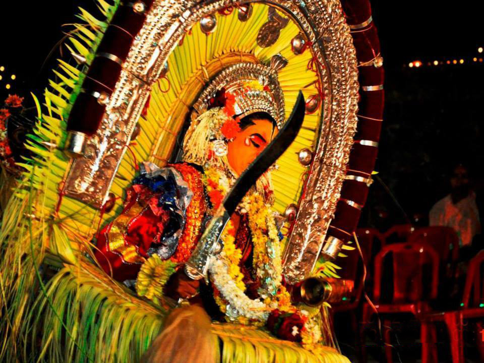 ಶ್ರೀಗಂಧದ ಸಂಸ್ಕೃತಿಯ ಭಟ್ಟರು ಕರಿಗಂಧದ ಬೂತವಾಗಬೇಕಿದೆ!