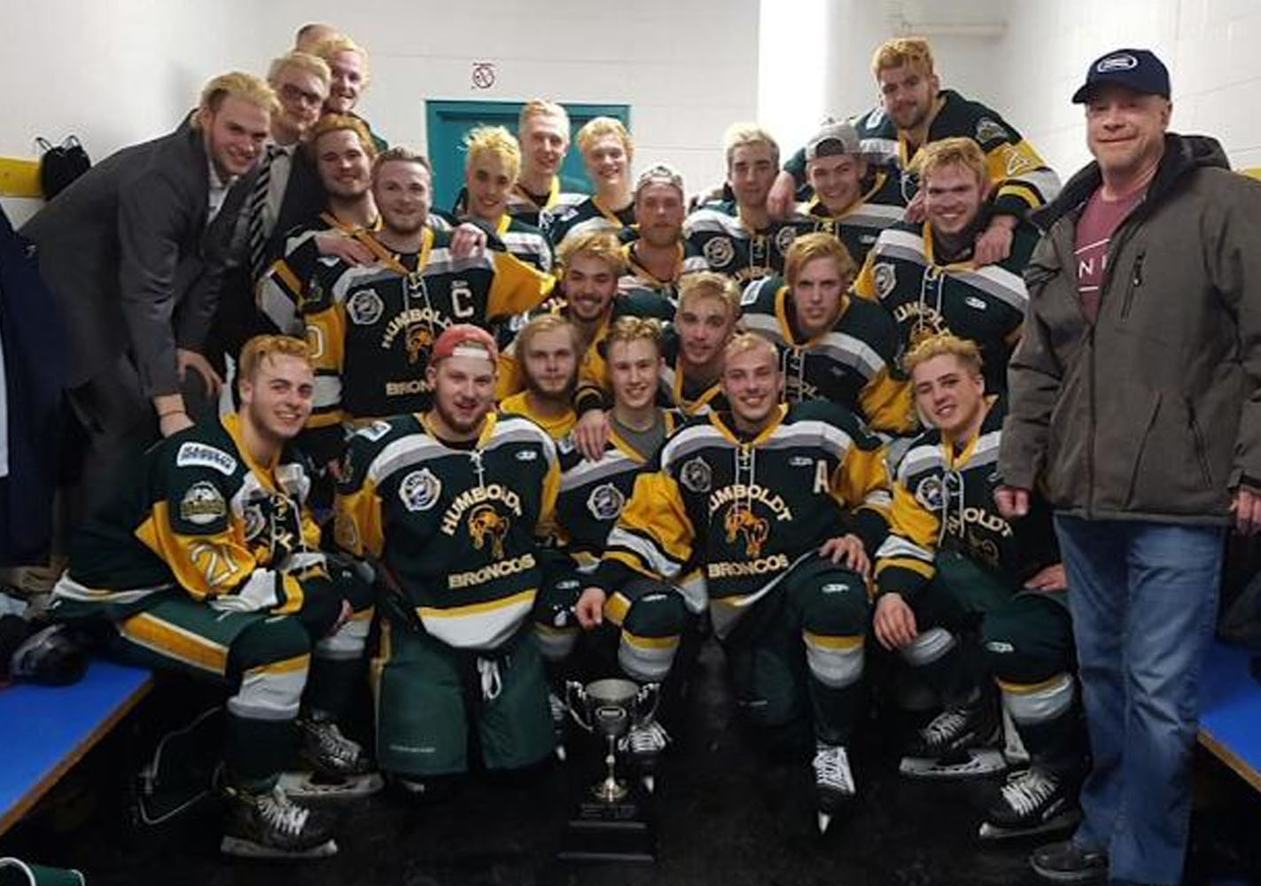 ಐಸ್ ಹಾಕಿ ತಂಡದ ಬಸ್ ಅಪಘಾತ; 14 ಸಾವು