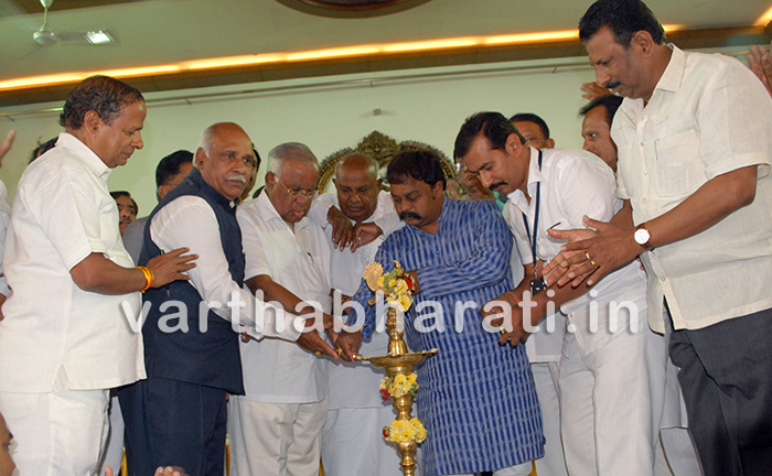 ಮೋದಿ ನೇತೃತ್ವದ ಕೇಂದ್ರ ಸರಕಾರ ಜನವಿರೋಧಿ: ಮಾಜಿ ಪ್ರಧಾನಿ ದೇವೇಗೌಡ ವಾಗ್ದಾಳಿ